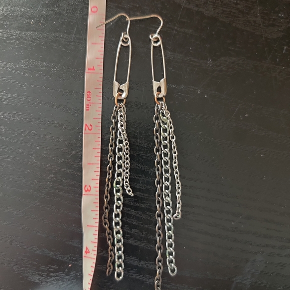 NEW RARE Edgy Punk Emo Scene Safety Pin Chain Dangle Drop Steampunk - Picture 6 of 8